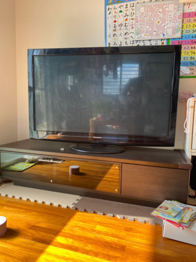 42型テレビとテレビ台