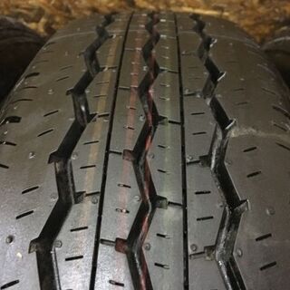 新車外し【BS ECOPIA RD613 195/80R15 107/105N LT】夏タイヤ【200系 ハイエース 純正ホイール 6J6HPCD139.7+35】2018年製　(VVT43) クレジットカード QR決済可能