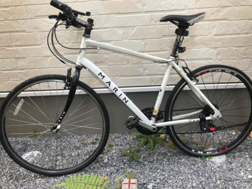 ロードバイク　クロスバイク　自転車