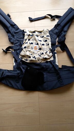 値下げ エルゴオリジナルくじら柄箱 説明書付 正規品 たなか 大阪のベビー用品 ベビーキャリア 抱っこひも の中古あげます 譲ります ジモティーで不用品の処分