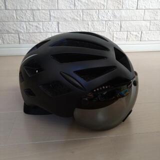KINGBIKE　LEDライト付きヘルメット