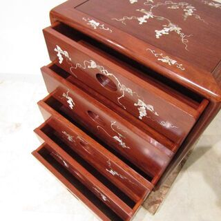 N2059・ 希少 花梨 螺鈿細工 5段 タンス 箪笥 木製 アンティーク 家具 飾り棚 ブラウン モダン レトロ リビング 中古 福井 リサイクル