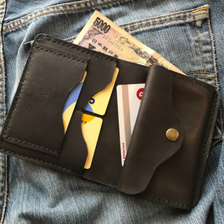 【ネット決済・配送可】間口の大きな二つ折り財布
