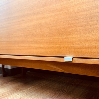 Fritz Hansen(フリッツハンセン) フラップ扉のユニットシェルフです。