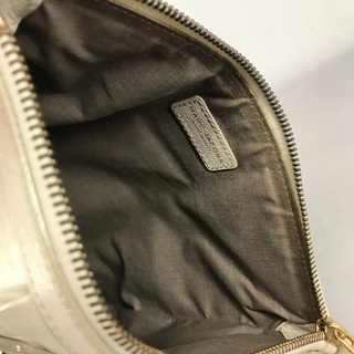 MJ マークジェイコブス 白レザー 極太ゴールドチェーン 斜めがけ