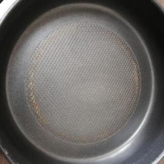 【処分しました】鉄鍋26cm(深め)、ふた有り　鍋や煮物に☆