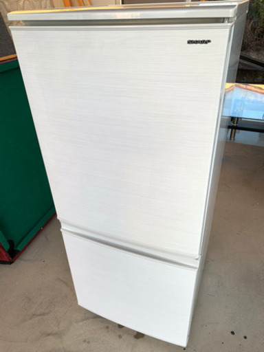 SHARP 冷蔵庫　2018年製　137ℓ
