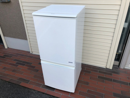 ■美品■SHARP 冷凍冷蔵庫　シャープ　2ドア　ホワイト　137L