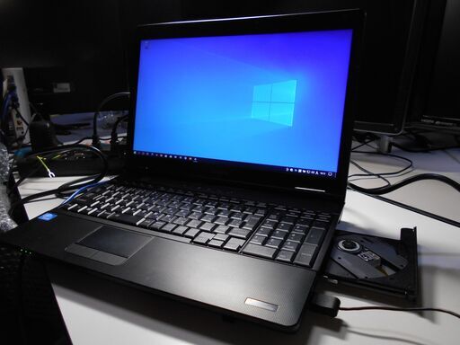 ノートパソコン 東芝 Dynabook Windows10 64Bit 新品SSD120GB 　メモリ4GB Office2013付 本体使用時間約500時間  [取引中]