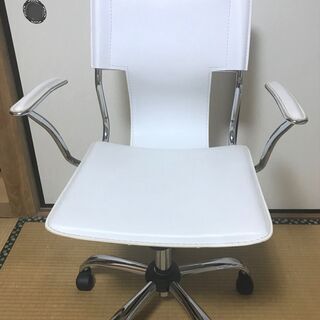 【決まりました】パソコンチェア事務椅子ホワイト