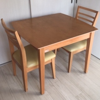 木製、テーブル、椅子二脚、セット、12/28(月)、15〜18時...