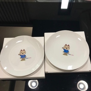 犬のお皿2枚。