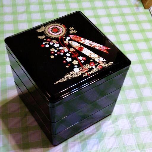 重箱三段　おせち　お花見やピクニックに最適！　保冷ケース・ベルト付き　1セット