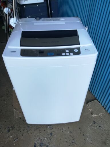 サンヨー　洗濯機　7キロ　2011年　幅59㎝　奥行56.4㎝　高さ93.3㎝　配送設置OK