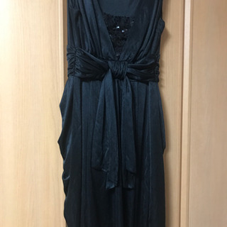 ドレス黒
