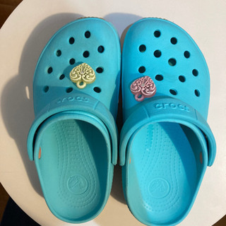 crocs サンダル