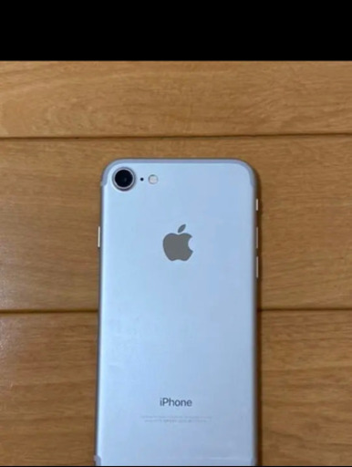 【美品】iPhone 7 Silver 128 GB SIMフリー