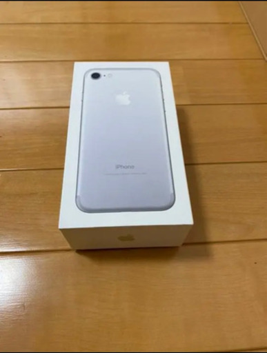 美品】iPhone 7 Silver 128 GB SIMフリー