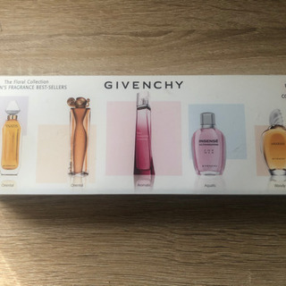 GIVENCHY ミニ香水セット