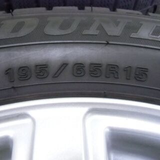 プリウス使用スタッドレスタイヤ  溝7～8ｍｍ