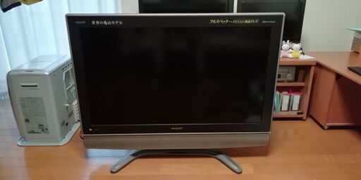 シャープAQUOS　37型液晶テレビ　世界の亀山モデル　2007年製