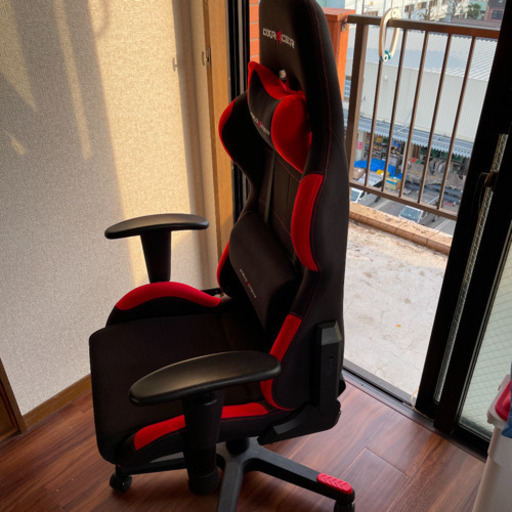 ゲーミングチェア　dxracer