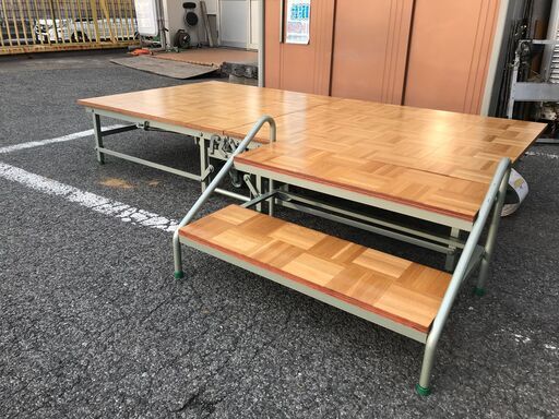 商談中【愛品館八千代店】ポータブルステージ　ステップ付【愛八LS】