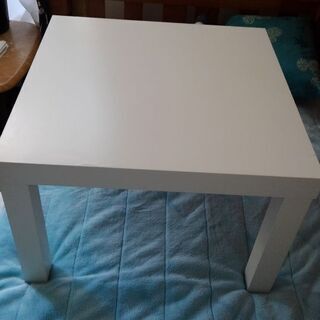 白色　小テーブル