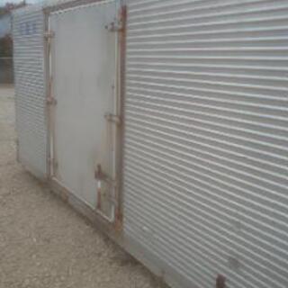 横扉付き】【内装ステンレス】【3t車でも配送可】物置 アルミコンテナ