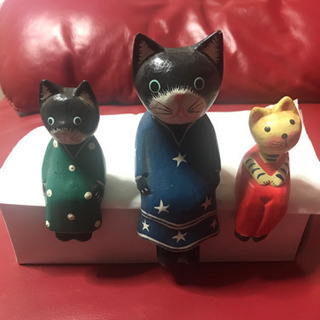 木製猫の飾り物