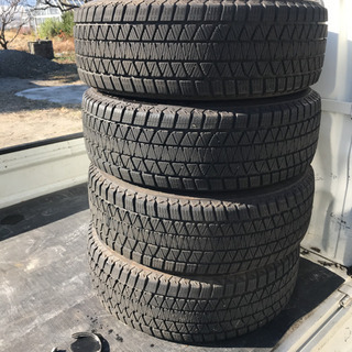 ブリジストン　スタッドレス225/65/17
