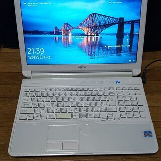 【美品】富士通 4コア8スレッドCore i7搭載 メモリ大容量8G HDD大容量750G ブルーレイ読み書き テンキー 大画面15.6インチ HDMI出力 USB3.0 Webカメラ Wifi　最新windows10 美品】富士通 4コア8スレッドCore i7搭載 メモリ大容量8G HDD大