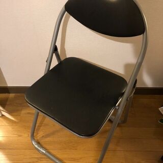 パイプ椅子　定価1500円