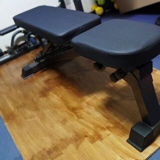 美品！！｜分離型バーベルスタンドとキャスター付きトレーニングベンチ