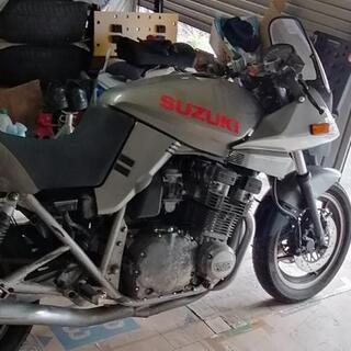 昭和58年式GSX750S2刀 F16インチ レストア用に