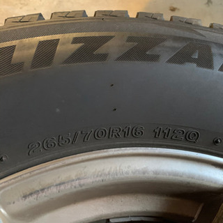 4本中古スタッドレス265/70R16ブリザック　パジェロ、サーフなどに希少！
