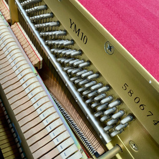 ヤマハのスタンダードアップライトピアノYM10
