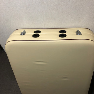 [取引先決定] 折りたたみ式　マッサージベッド