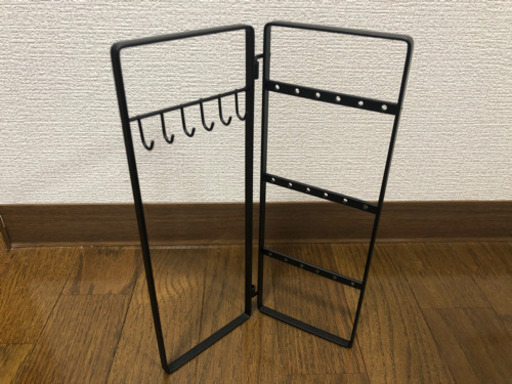 3coins 折りたたみアクセサリースタンド Mw 大森のアクセサリー ピアス の中古 古着あげます 譲ります ジモティーで不用品の処分 3coins 折りたたみアクセサリースタンド Mw 大森のアクセサリー ピアス の中古 古着あげます 譲ります ジモティーで不用品の処分