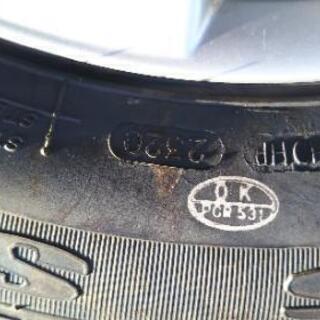 プリウス　スタッドレスタイヤ4本のうち新品二本