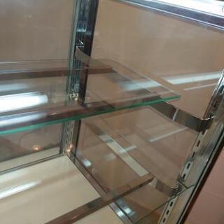 値下げ　ショーケース(鍵、照明付き)