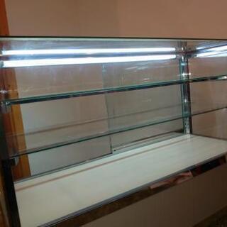 値下げ ショーケース(鍵、照明付き)