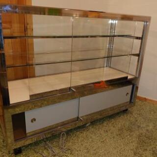 値下げ　ショーケース(鍵、照明付き)