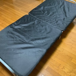 🌟折り畳み　美品　シングルベッド🛏🌟