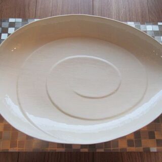 KEYUCA(ケユカ)で購入した大きいサイズの皿(サイズ約26×...