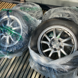 スタッドレスタイヤ ホイール 4本　プリウスα プリウスアルファ