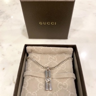 GUCCI ネックレス メンズ ノット プレート ロングペンダン...