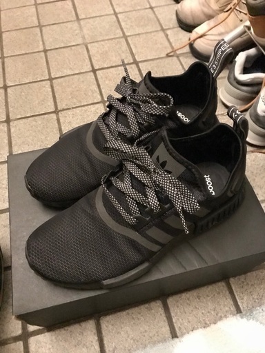 アディダス NMD R1　25cm
