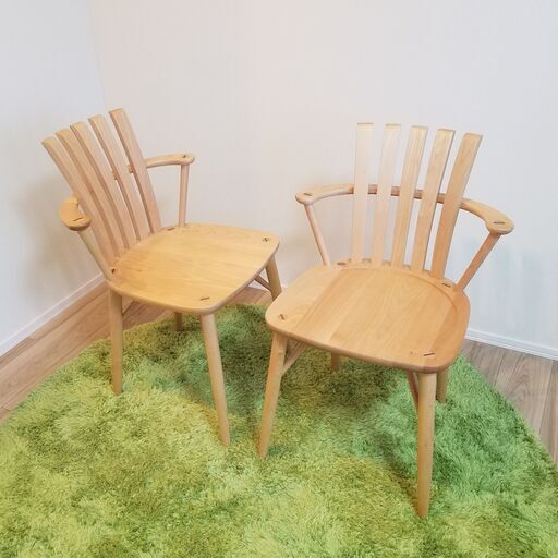 ミキモク ダイニングセット MIKIMOKU ミキモク家具 木製ダイニングテーブルセット 2脚付き MIKIMOKU(ミキモク)のメープル材を使用した楓の森  ダイニングチェアー2脚 セットです。優しくカーブしたバックレストとアームが魅力のセミアームチェアは北欧スタイルやナチュラル ... MIKIMOKU　ミキモク　木製　椅子　一脚　その2
