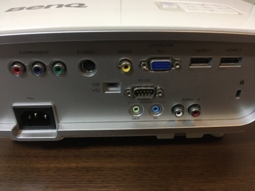 BenQ フルHDプロジェクター　w1060